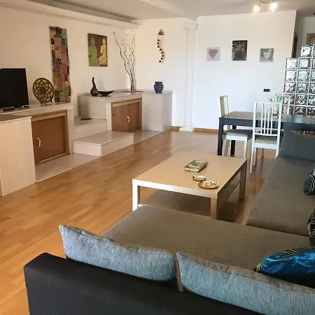 Big And Bright קורלחו